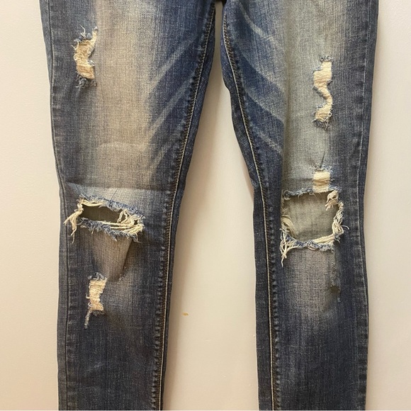 Day trip Lynx Distressed Skinny Jeans Women’s 29L - Picture 2 of 7